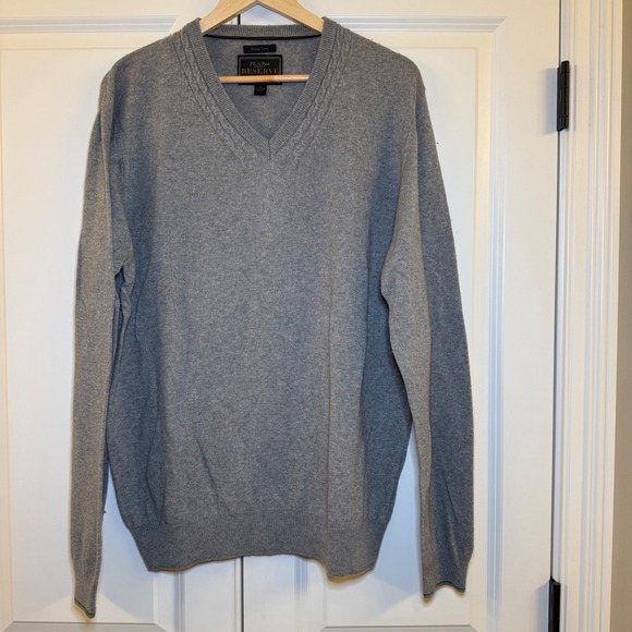 JOS A BANK RESERVE‎ Mens Grey V Neck Italian Yarn Sweater XL Wool Blend - Picture 2 of 9